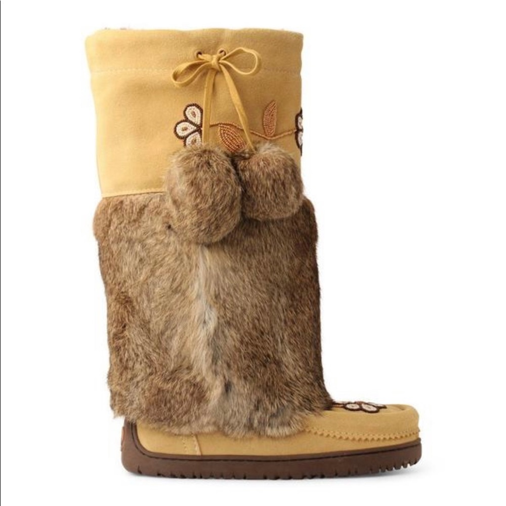 Manitobah Métis mukluk boots, brand new condition, in box with tags